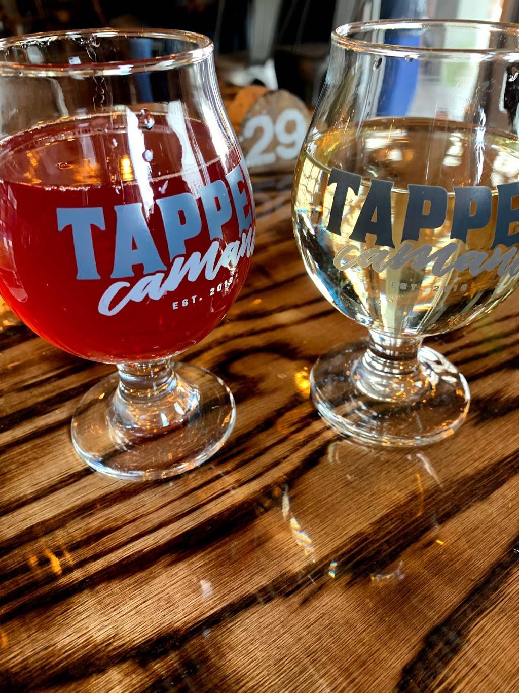 Tapped Camano | restaurant | 848 N Sunrise Blvd, Camano, WA 98282, USA | 3605724986 OR +1 360-572-4986