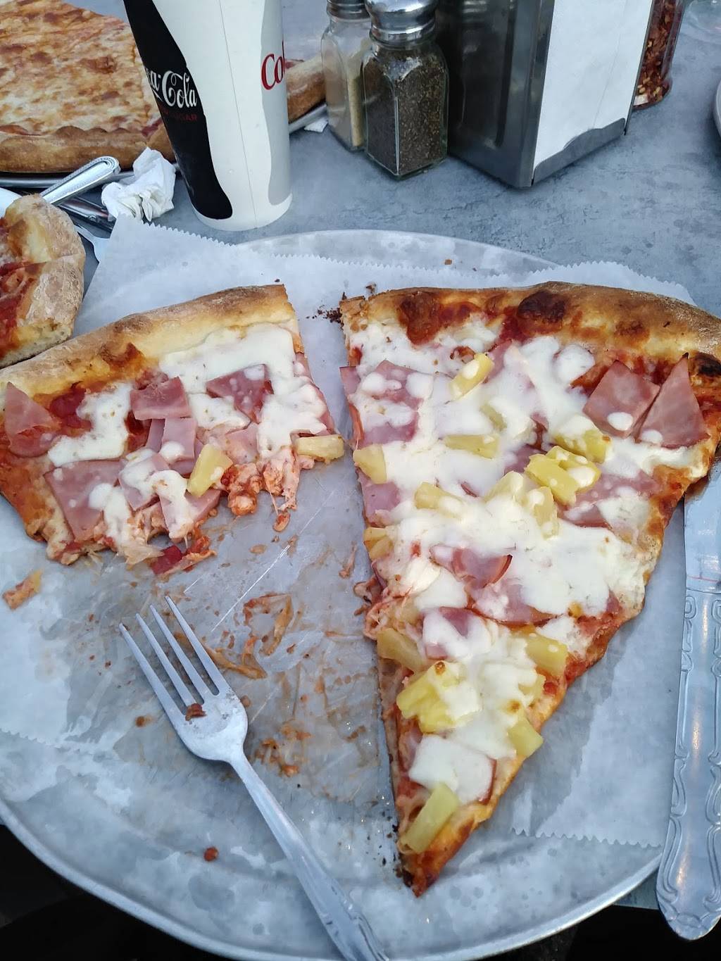 Fellinis Pizza | restaurant | 2809 Peachtree Rd, Atlanta, GA 30305, USA | 4042660082 OR +1 404-266-0082