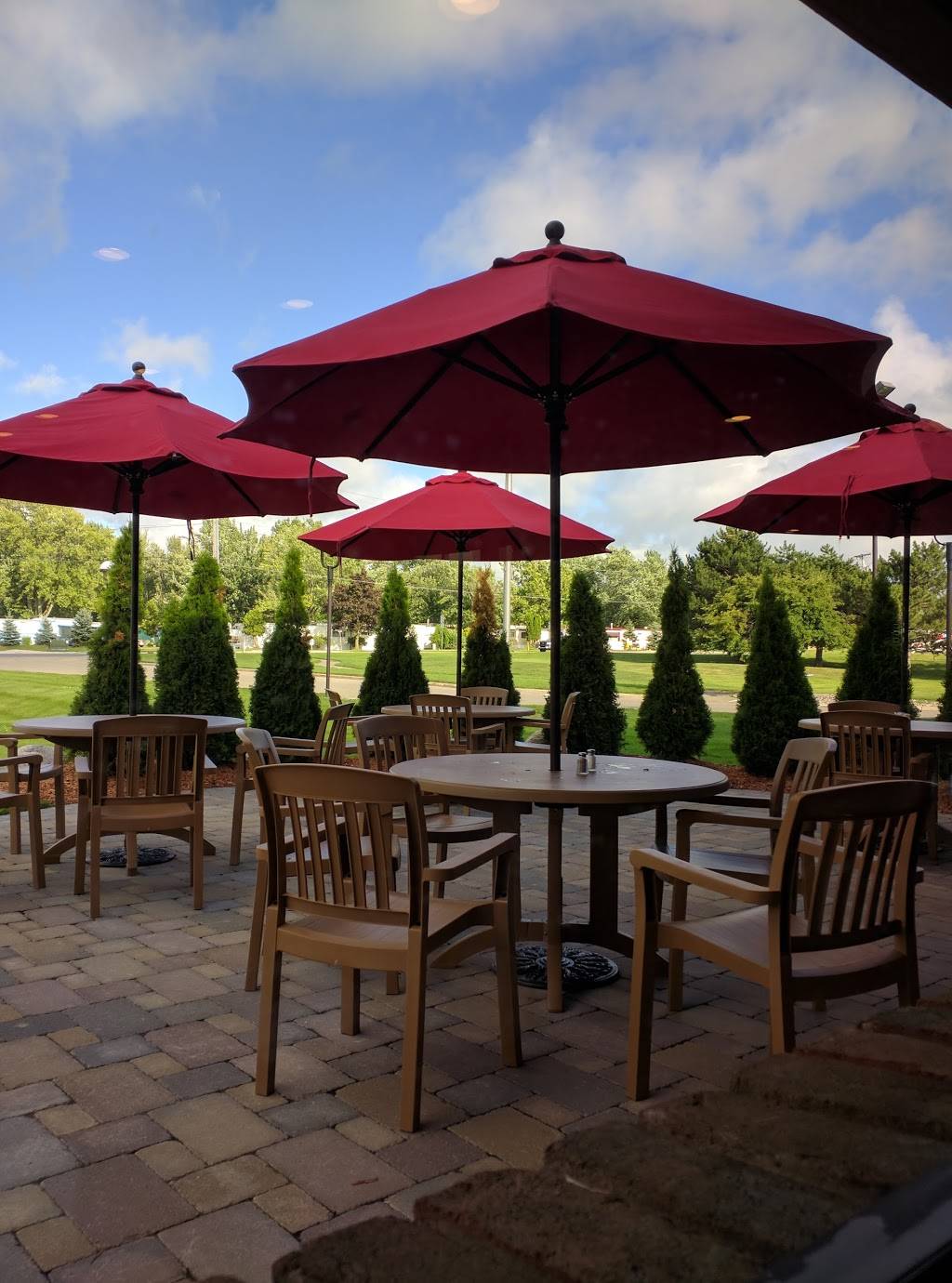 Russ Restaurant | restaurant | 1060 Lincoln Ave, Holland, MI 49423, USA | 6163964036 OR +1 616-396-4036