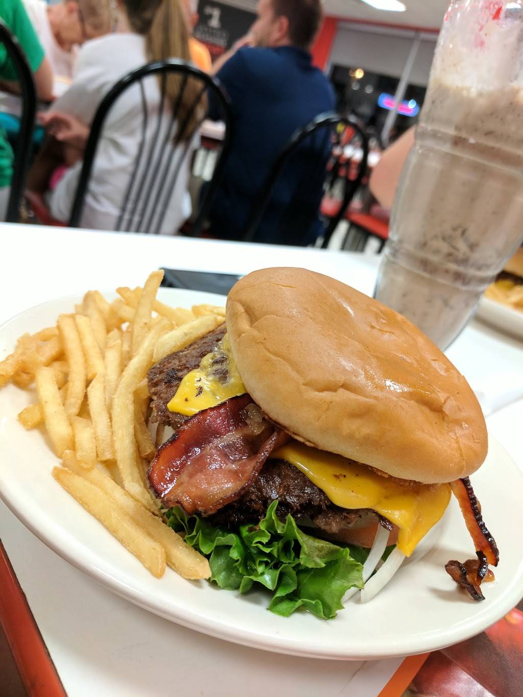 Steak n Shake | restaurant | 12163 S Apopka Vineland Rd, Orlando, FL 32836, USA | 4072389550 OR +1 407-238-9550