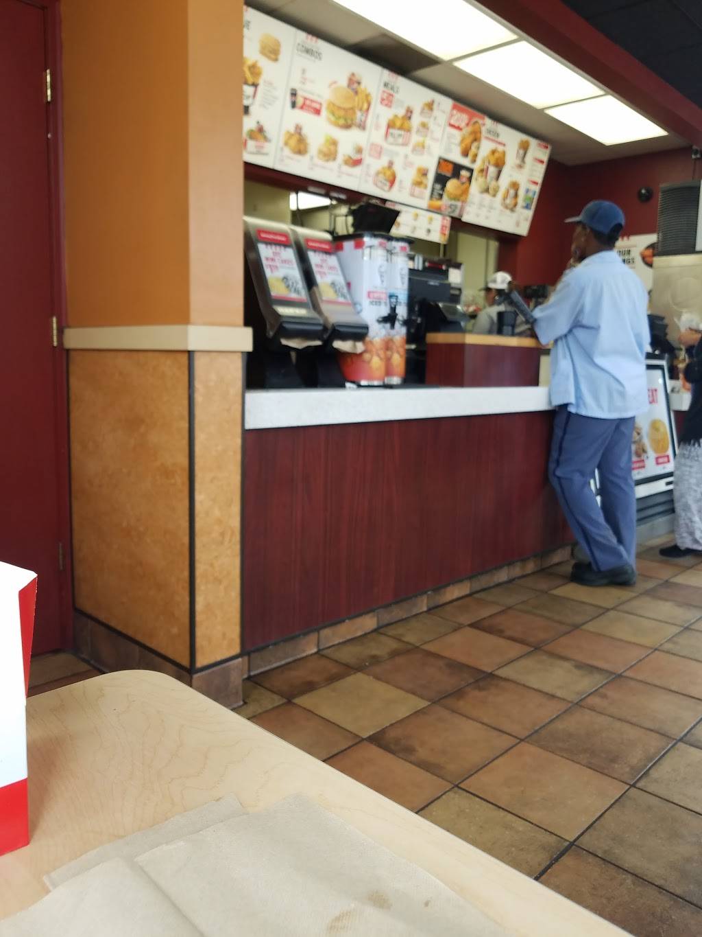 KFC | restaurant | 10428 S Cicero Ave, Oak Lawn, IL 60453, USA | 7086364800 OR +1 708-636-4800