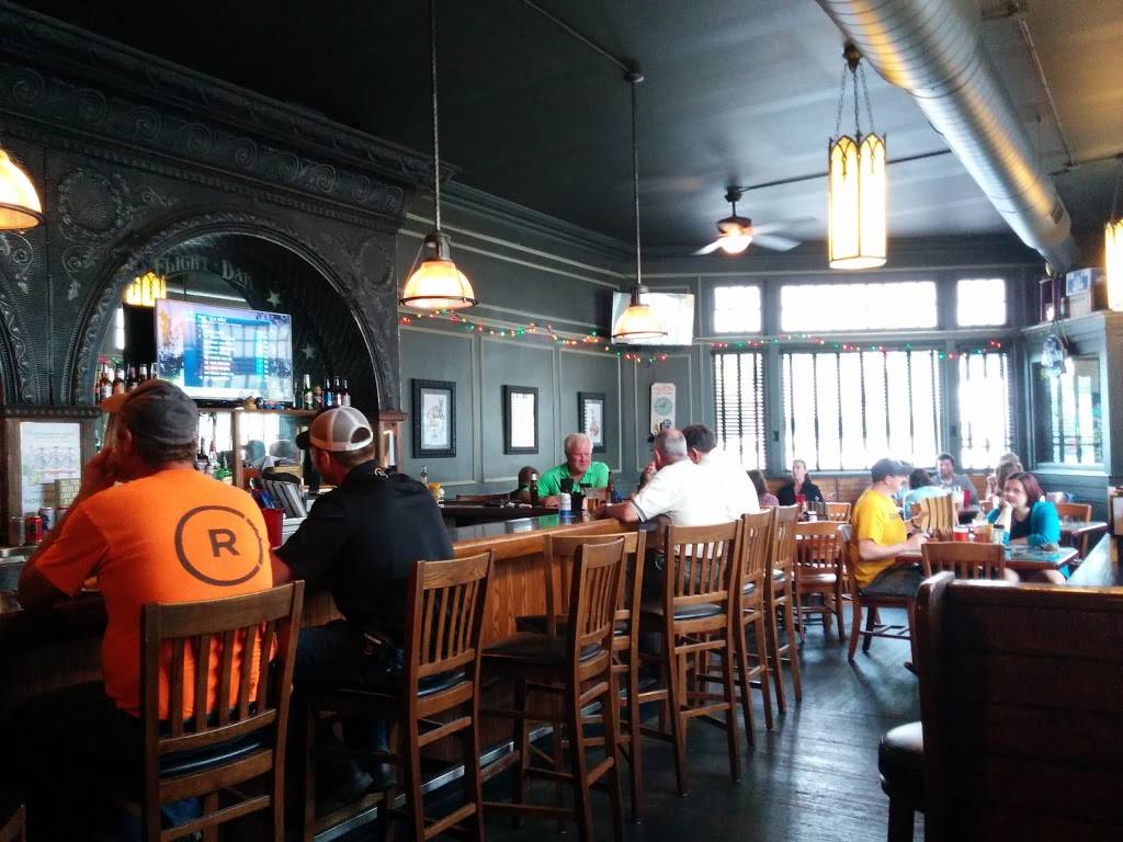 Blue Dog Tavern | restaurant | 638 Stocking Ave NW, Grand Rapids, MI 49504, USA | 6166086050 OR +1 616-608-6050