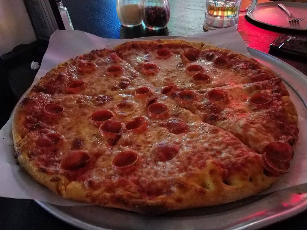 Ninos Pizzeria & Wings | restaurant | 5800 W Peoria Ave, Glendale, AZ 85302, USA | 6238787777 OR +1 623-878-7777