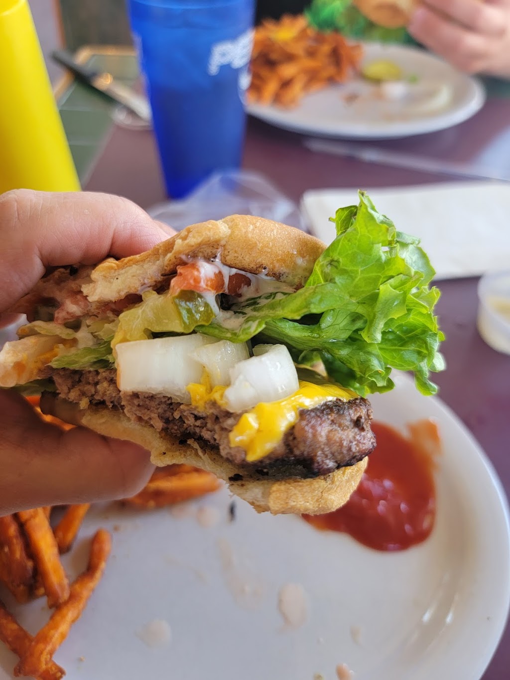 Kim’s Family Restaurant | restaurant | 302 B St, Glendo, WY 82213, USA | 3077354616 OR +1 307-735-4616