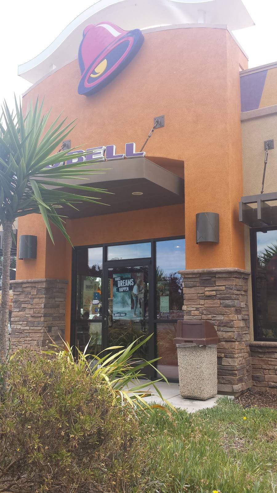 Taco Bell | meal takeaway | 1069 C St, Galt, CA 95632, USA | 2097459790 OR +1 209-745-9790