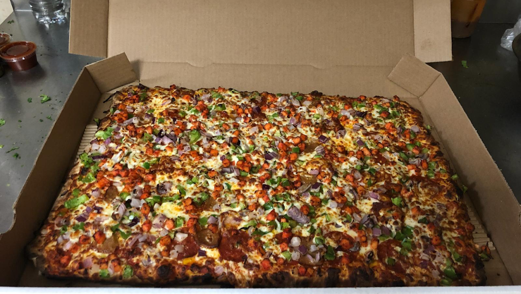 Pizza Fiamma | restaurant | 10061 McLaughlin Rd, Brampton, ON L7A 2X5, Canada | 9058401000 OR +1 905-840-1000