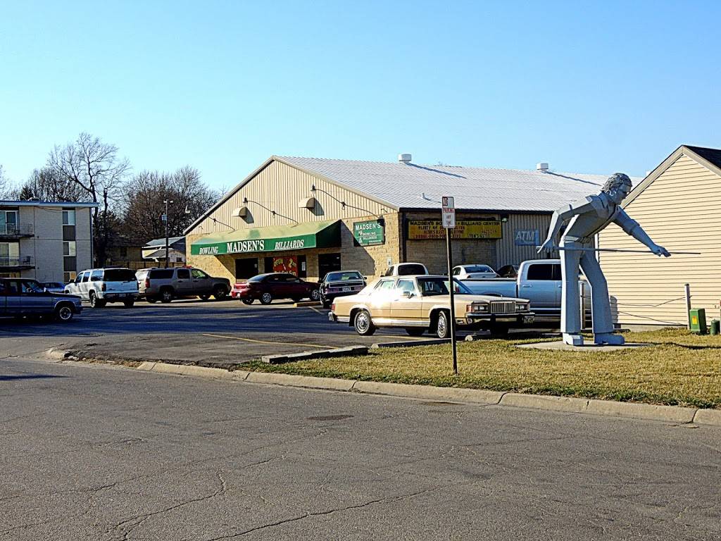 Madsen’s Bowling & Billiards and EJ’s Lounge & Grill | night club | 4700 Dudley St, Lincoln, NE 68503, USA | 4024673249 OR +1 402-467-3249