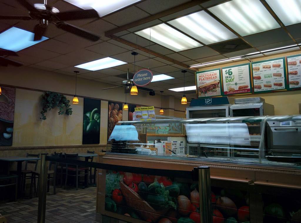 Subway | restaurant | 4484 Woodson Rd, St. Louis, MO 63134, USA | 3144292782 OR +1 314-429-2782