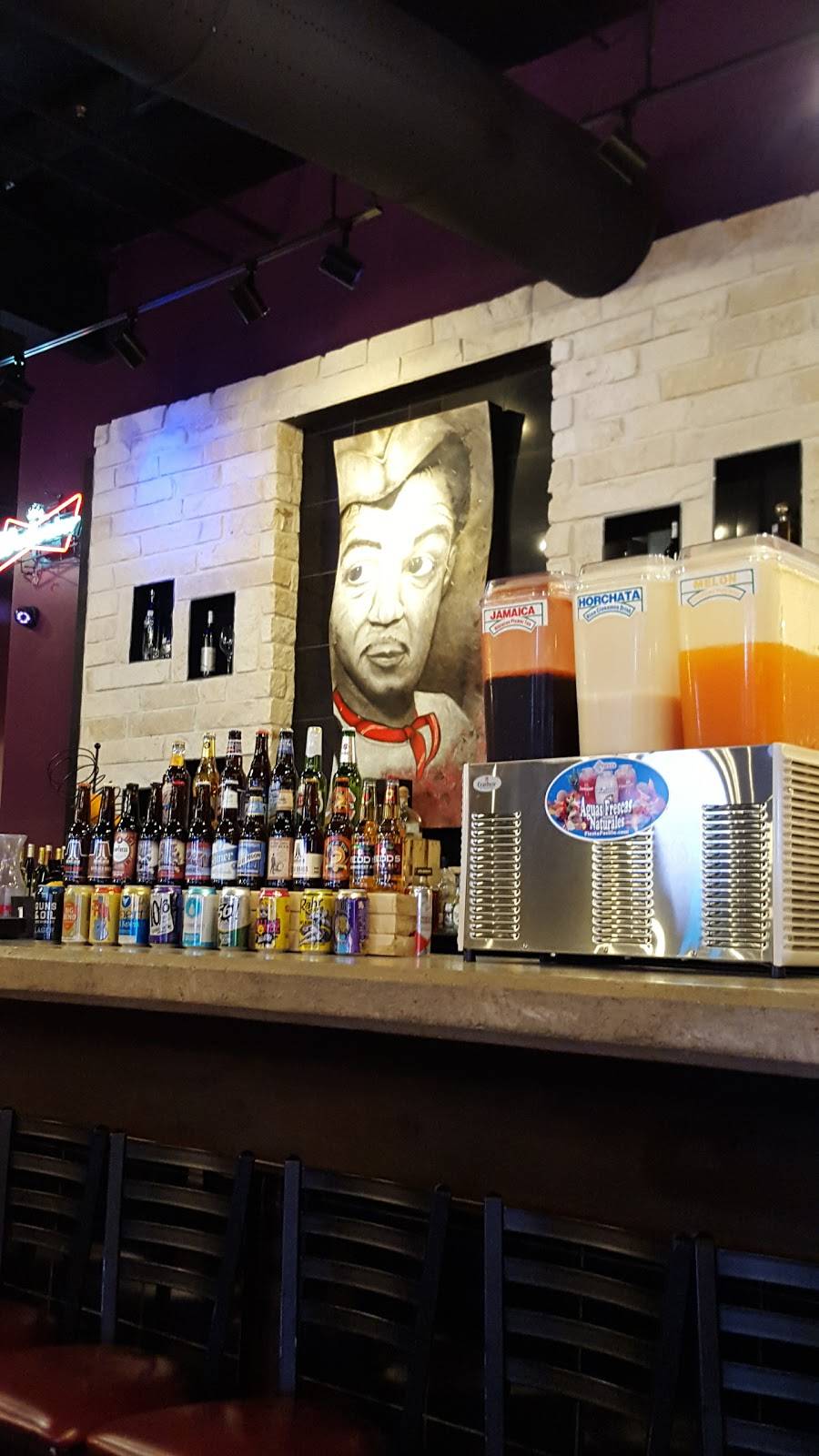 Dos Leones | restaurant | 2208 TX-16, Graham, TX 76450, USA | 9405493663 OR +1 940-549-3663