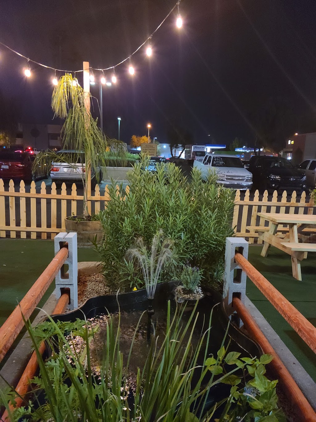 Woodshed | restaurant | 19 W Baseline Rd, Tempe, AZ 85283, USA | 4808319663 OR +1 480-831-9663