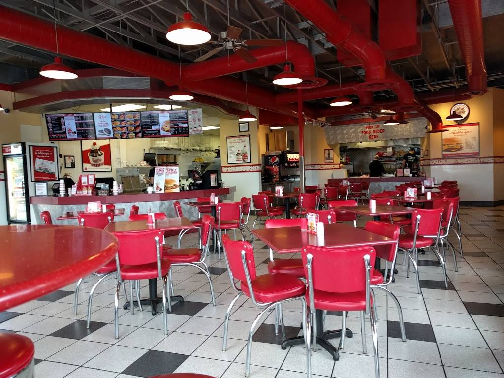 Freddys Frozen Custard & Steakburgers | restaurant | 8621 W 21st St, Wichita, KS 67205, USA | 3167222299 OR +1 316-722-2299