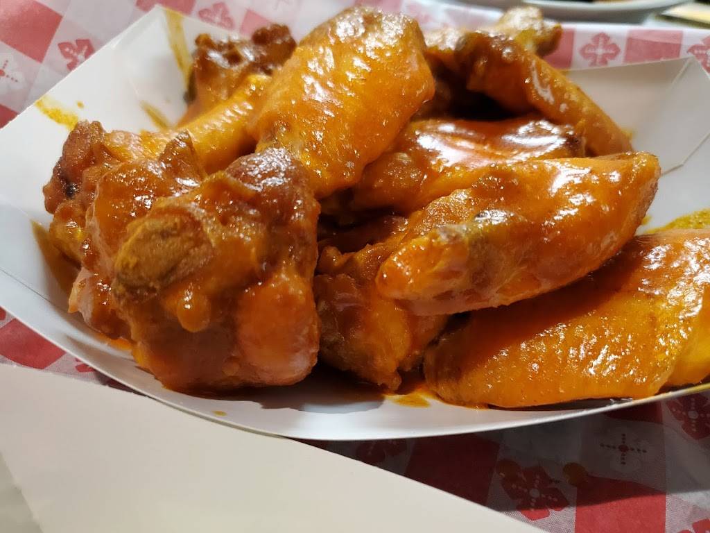 The Watering Hole West | restaurant | 1550 S Coddington Ave Suite P, Lincoln, NE 68522, USA | 4024772900 OR +1 402-477-2900