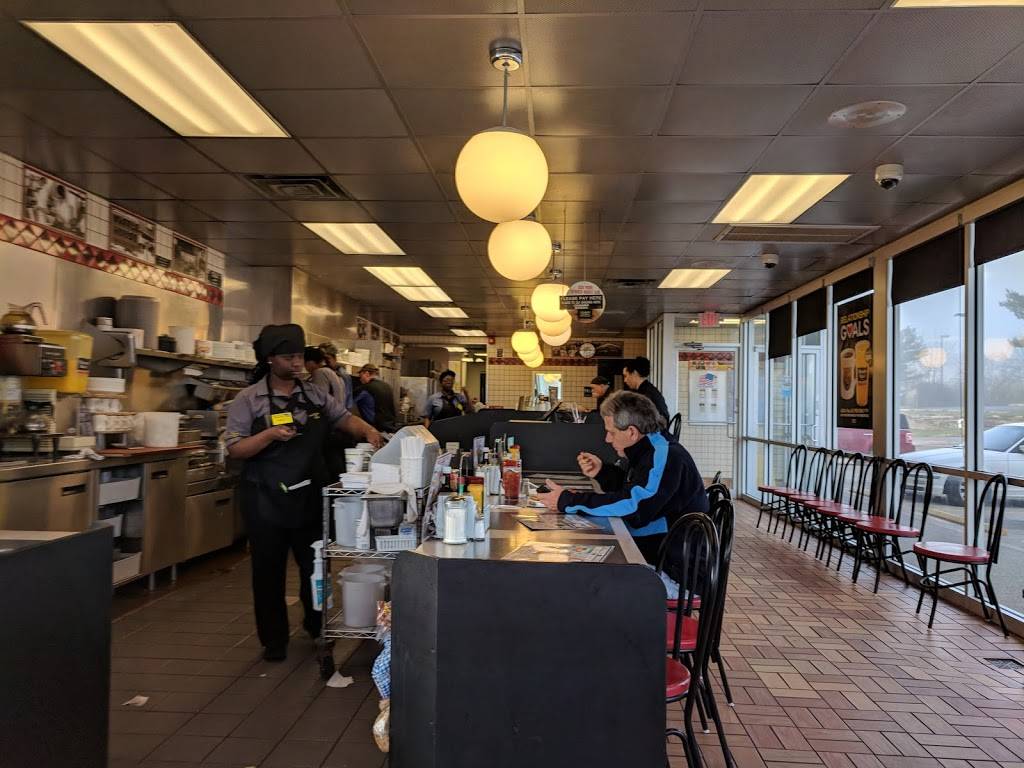 Waffle House | meal takeaway | 2391 E Sharon Rd, Sharonville, OH 45241, USA | 5137715099 OR +1 513-771-5099