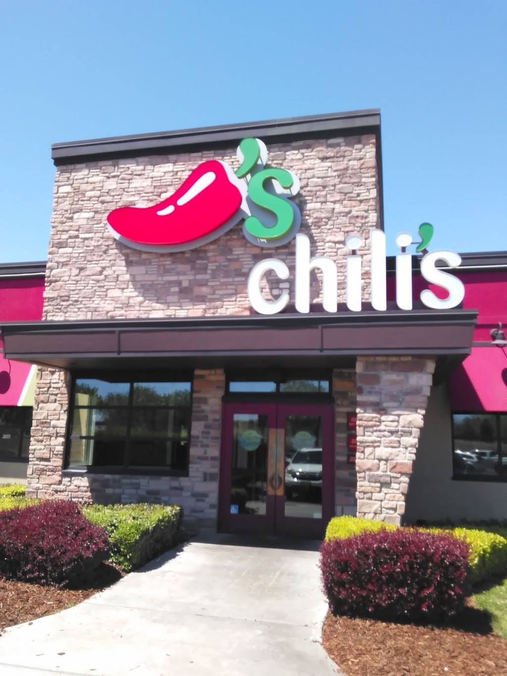 Chilis Grill & Bar | meal takeaway | 2262 Daniels St, Manteca, CA 95337, USA | 2098245200 OR +1 209-824-5200