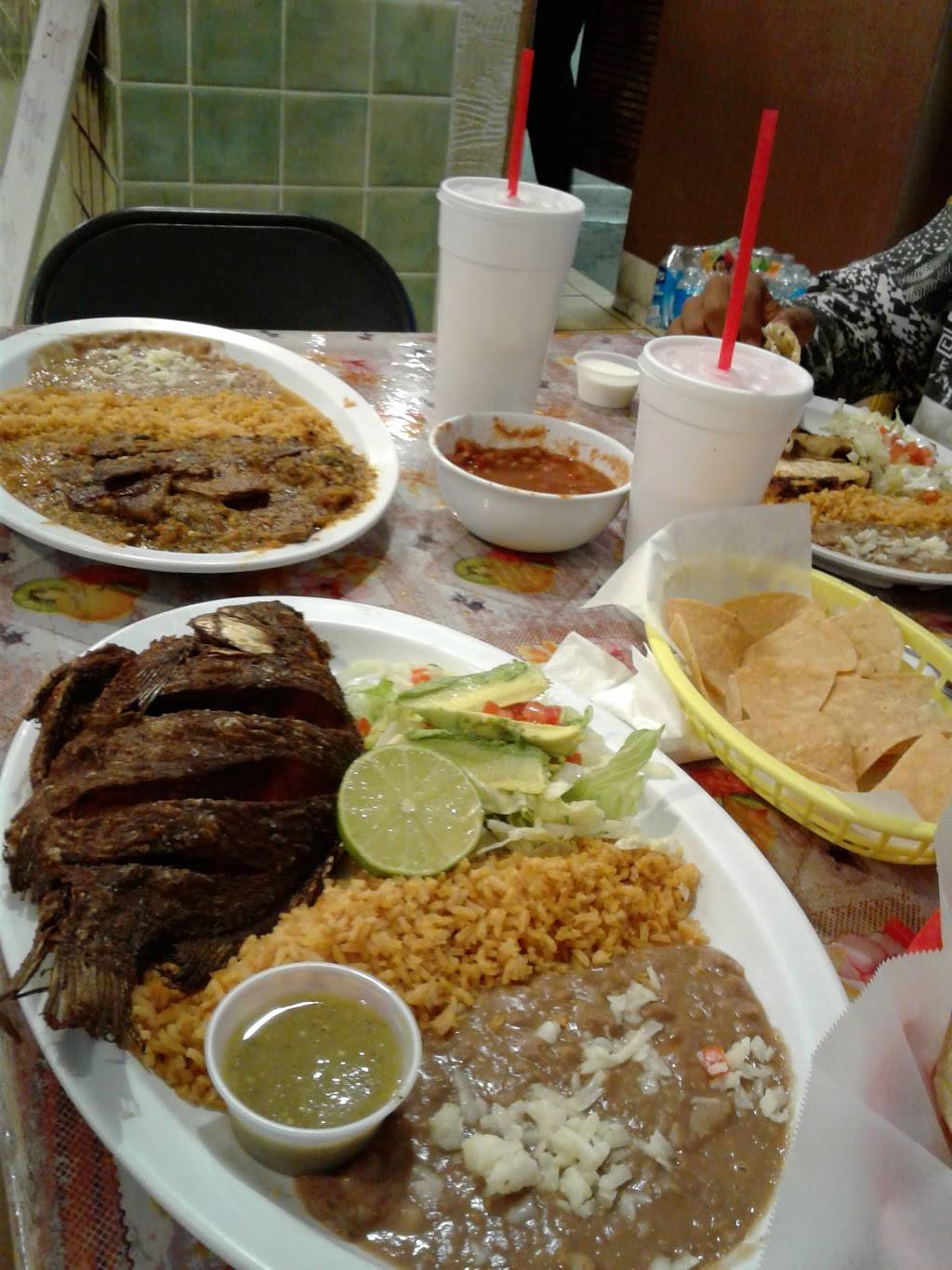 Ponchos Mexican Restaurant Winnetka | restaurant | 20116 Sherman Way, Winnetka, CA 91306, USA | 8187160077 OR +1 818-716-0077