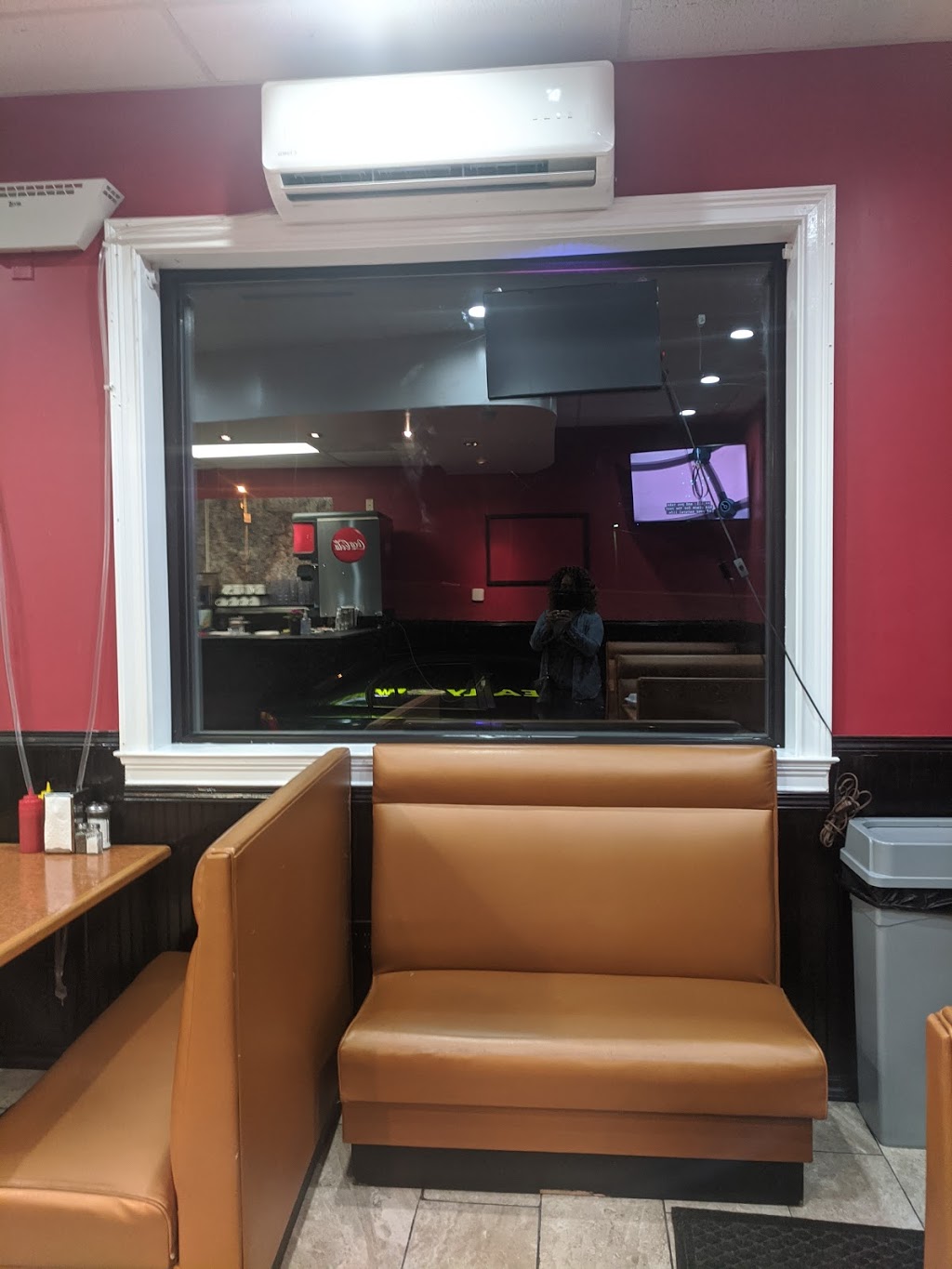 Early Waffle | restaurant | 11915 N Tryon St Suite G, Charlotte, NC 28262, USA | 7049007010 OR +1 704-900-7010