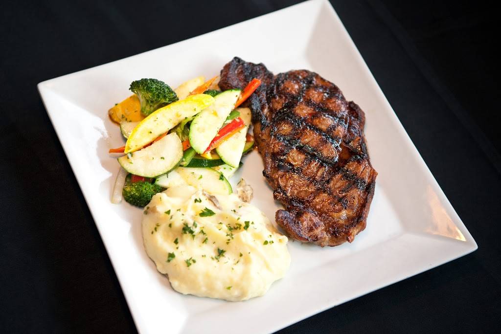 Sterlings Bistro | restaurant | 13905 Lakeside Cir, Sterling Heights, MI 48313, USA | 5865660627 OR +1 586-566-0627