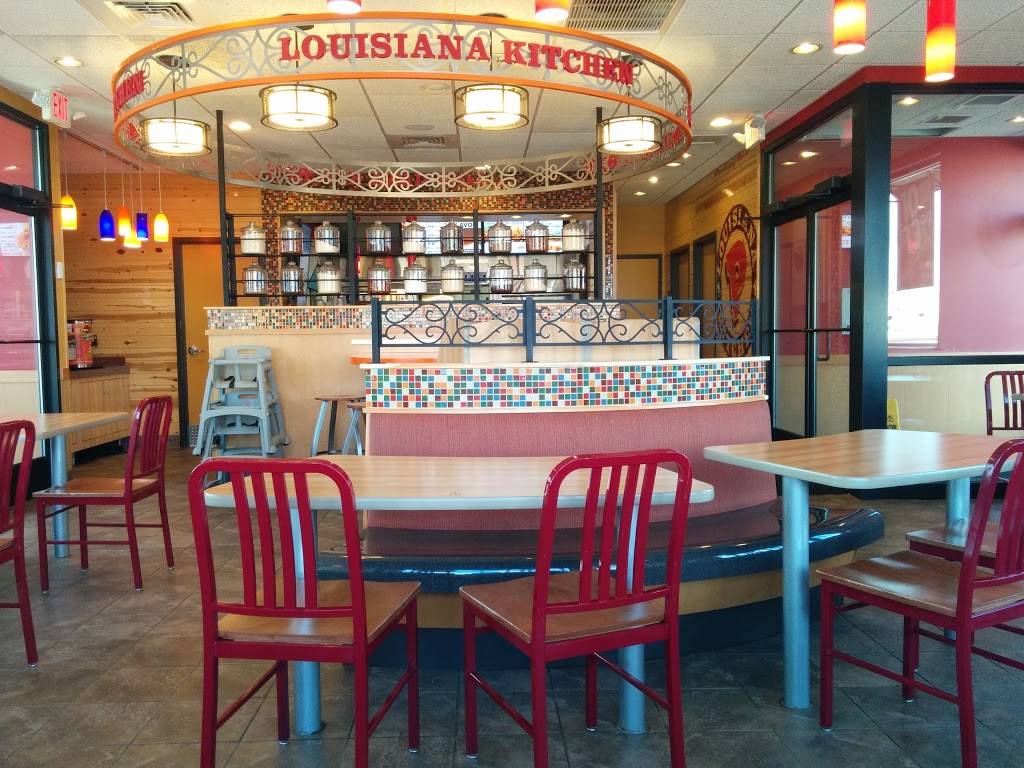 Popeyes Louisiana Kitchen | restaurant | 4209 W Greenfield Ave, Milwaukee, WI 53215, USA | 4149795713 OR +1 414-979-5713