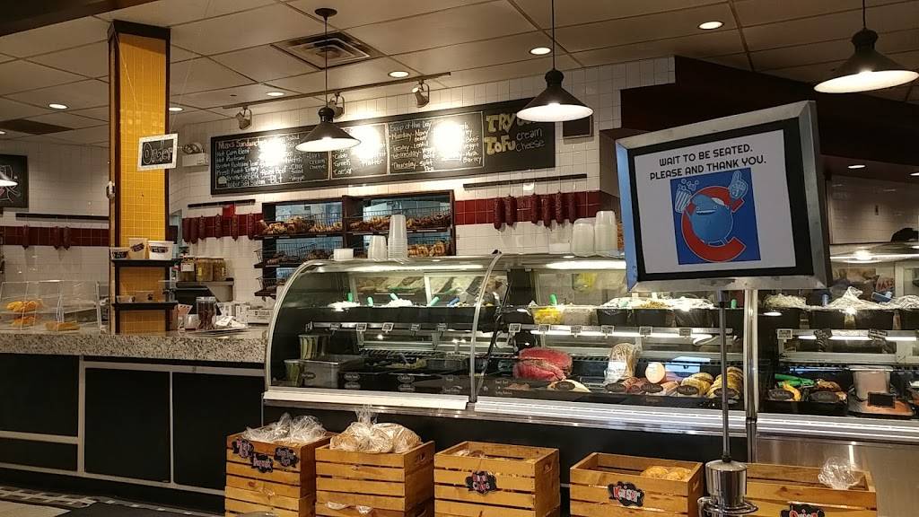 Maxs Deli | restaurant | 191 Skokie Valley Rd, Highland Park, IL 60035, USA | 8478310600 OR +1 847-831-0600