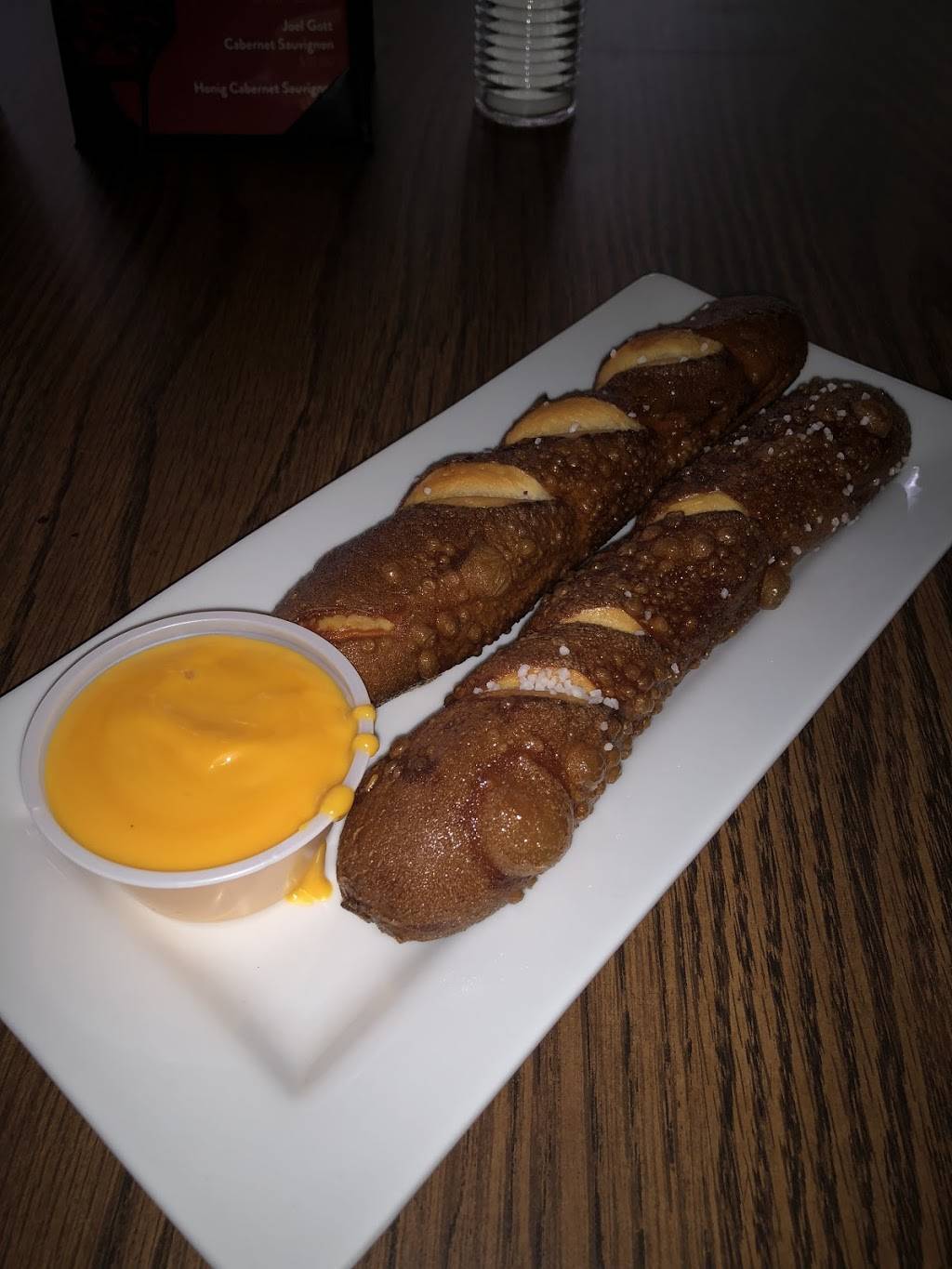 The Hidden Backyard | restaurant | 7375 Royalton Rd, North Royalton, OH 44133, USA | 4406289888 OR +1 440-628-9888