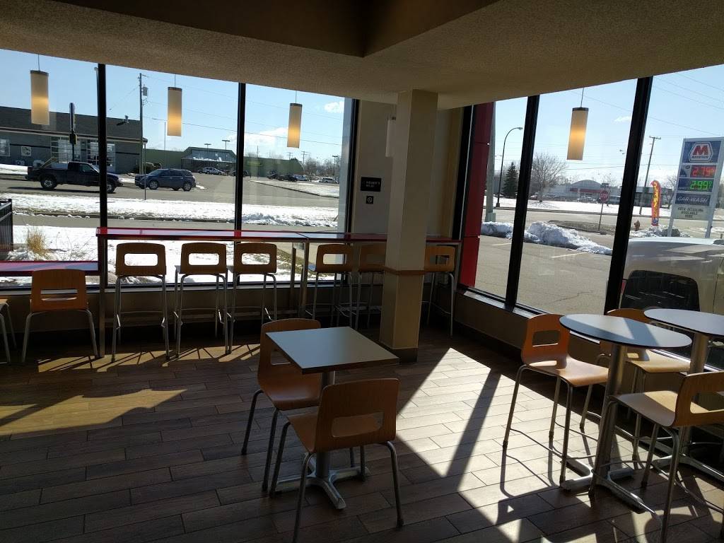 Wendys | restaurant | 787 N Van Dyke Rd, Bad Axe, MI 48413, USA | 9892696984 OR +1 989-269-6984