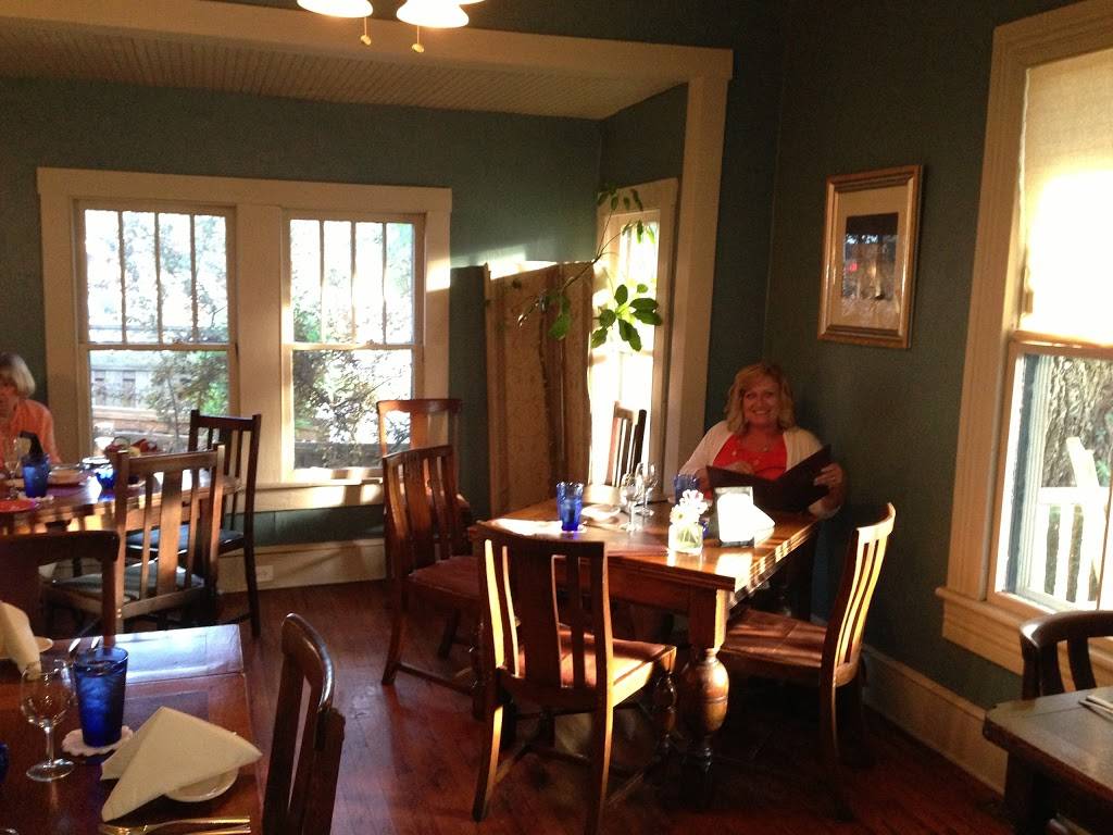 Live Oak Cafe | restaurant | 614 N Howe St, Southport, NC 28461, USA | 9106204541 OR +1 910-620-4541