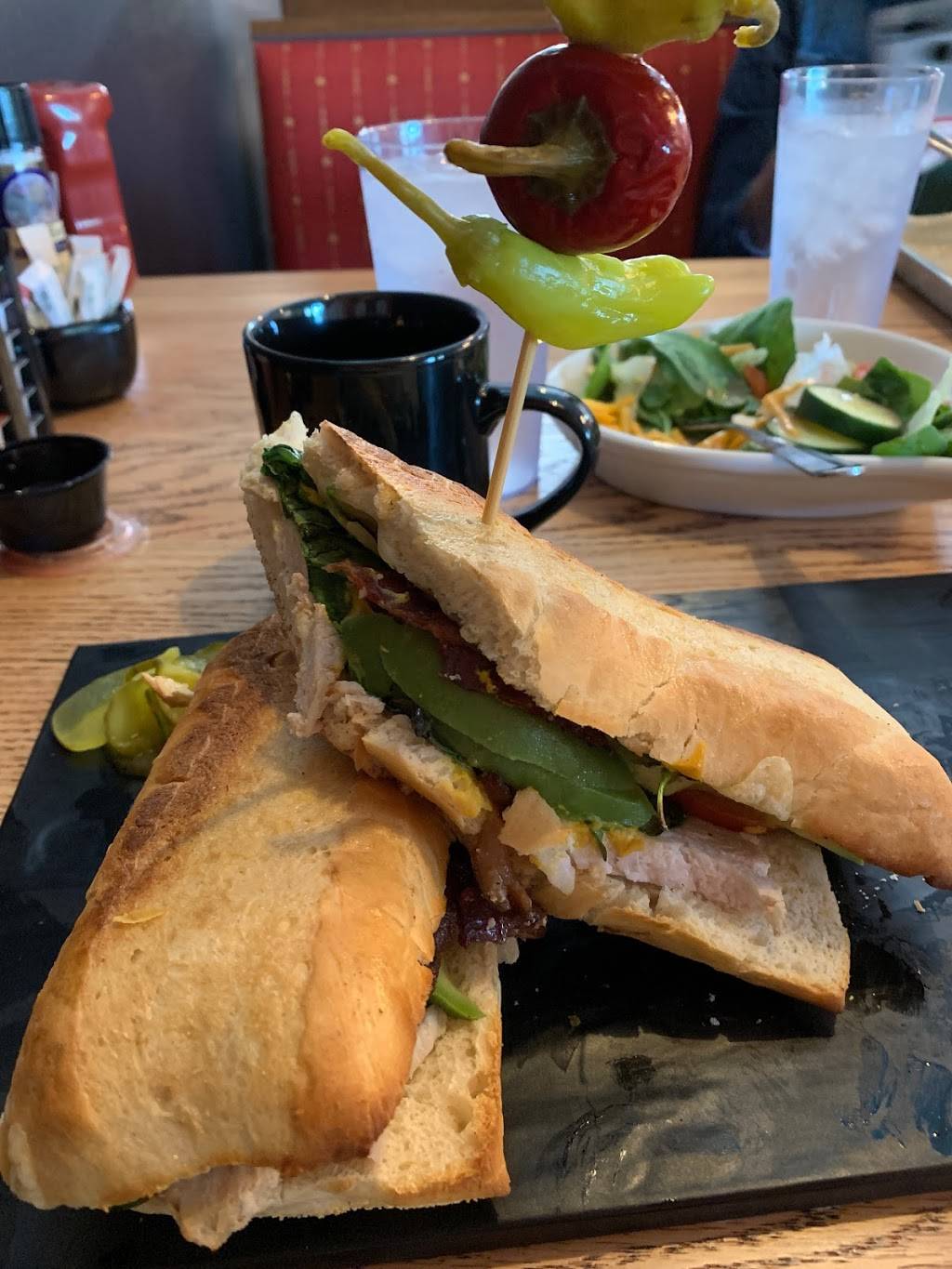 Michelle’s of Vicksburg | restaurant | 343 W Prairie St, Vicksburg, MI 49097, USA | 2694758037 OR +1 269-475-8037