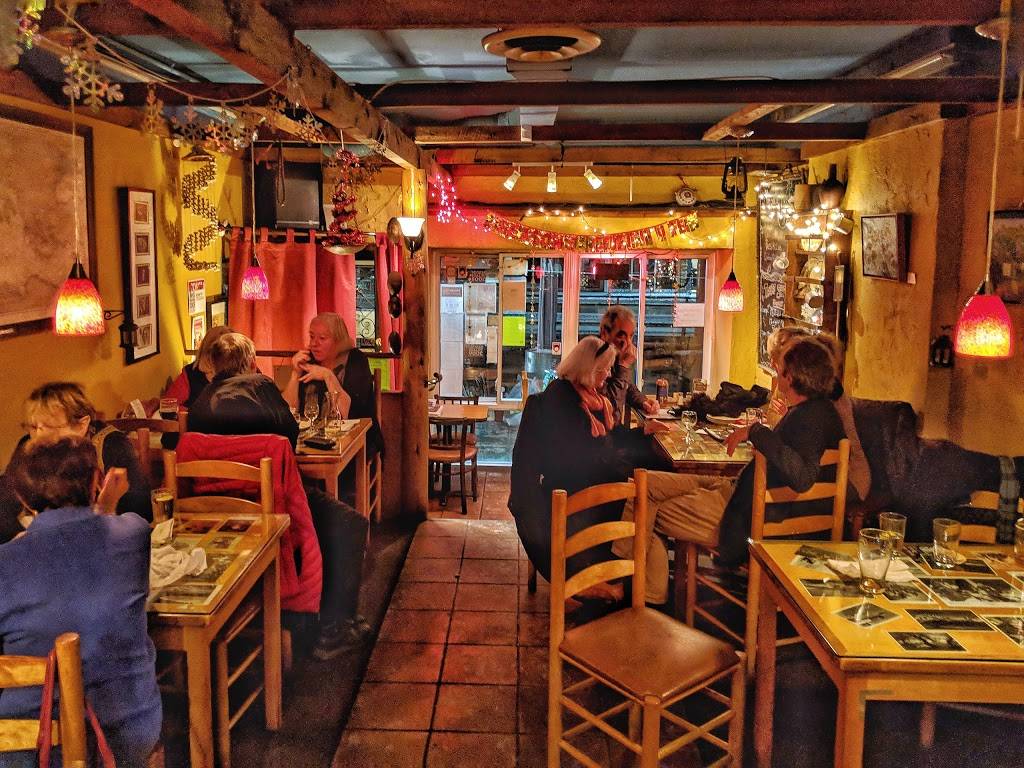 Mezzetta Restaurant & Tapas Br | restaurant | 681 St Clair Ave W, Toronto, ON M6C 1A7, Canada | 4166585687 OR +1 416-658-5687