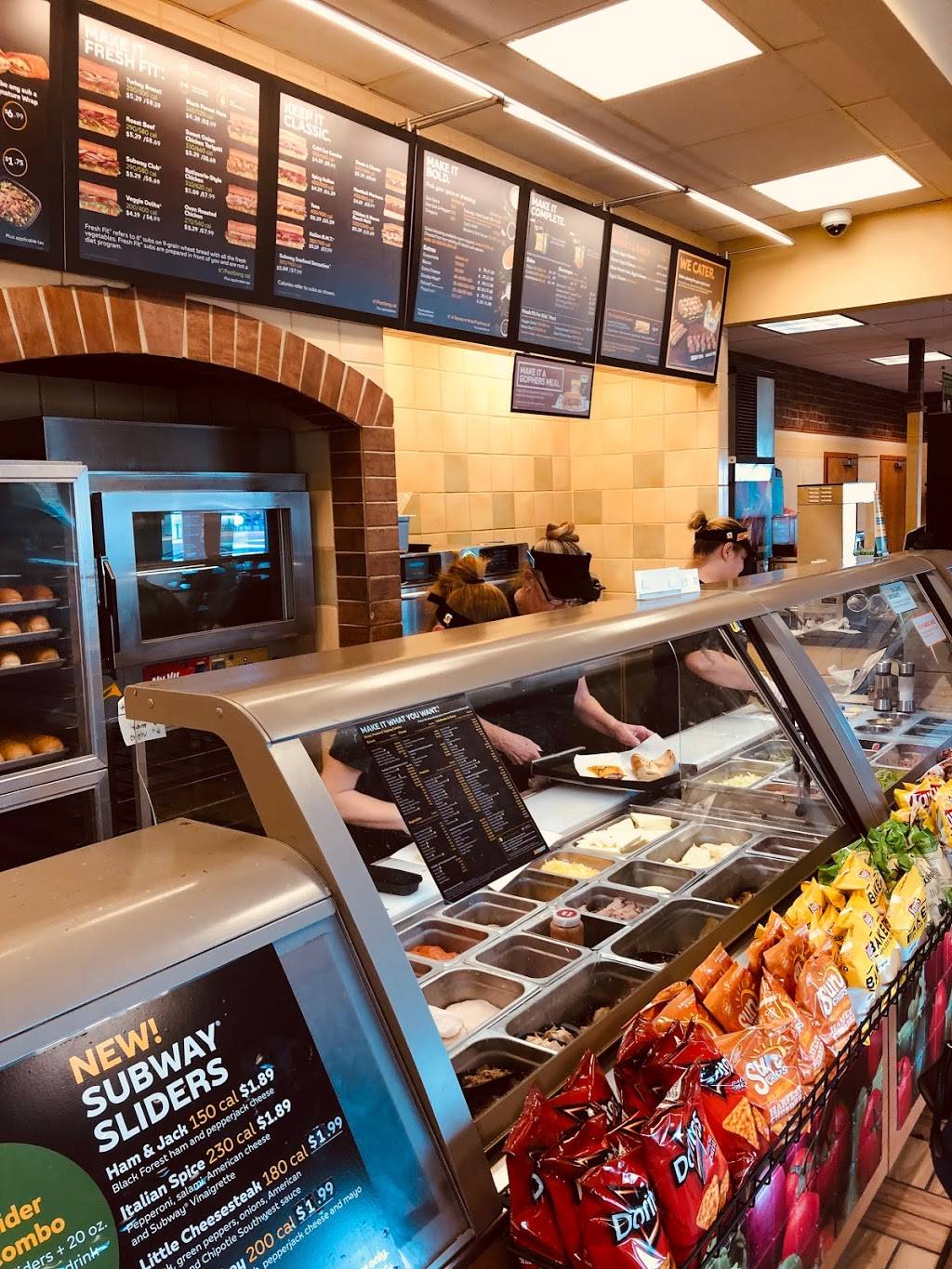 Subway Restaurants | restaurant | 5891 St Croix Trail, North Branch, MN 55056, USA | 6516746193 OR +1 651-674-6193