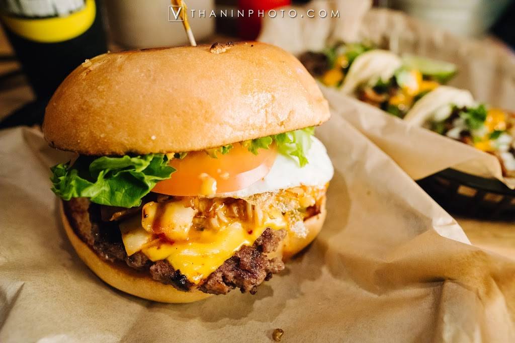 LA Burger | restaurant | 2000 N Plano Rd, Richardson, TX 75082, USA | 4695472717 OR +1 469-547-2717