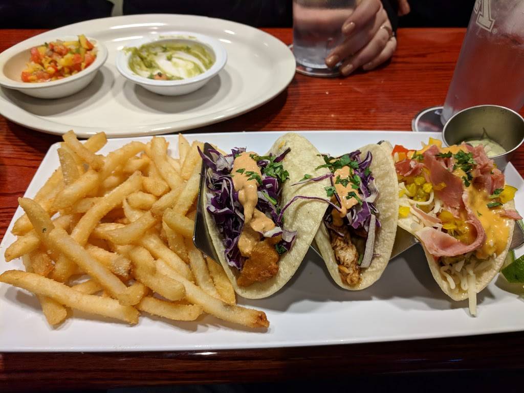 Tacos Fresh Sport + Cantina | restaurant | 3156 Century Ave N, Mahtomedi, MN 55115, USA | 6517773966 OR +1 651-777-3966