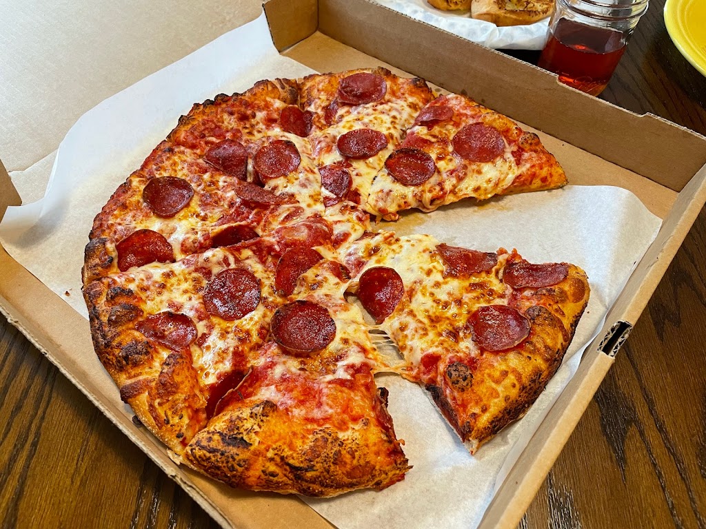 La Piazza Pizza And Subs | meal takeaway | 2715 Plymouth Rd, Ann Arbor, MI 48105, USA | 7347807316 OR +1 734-780-7316