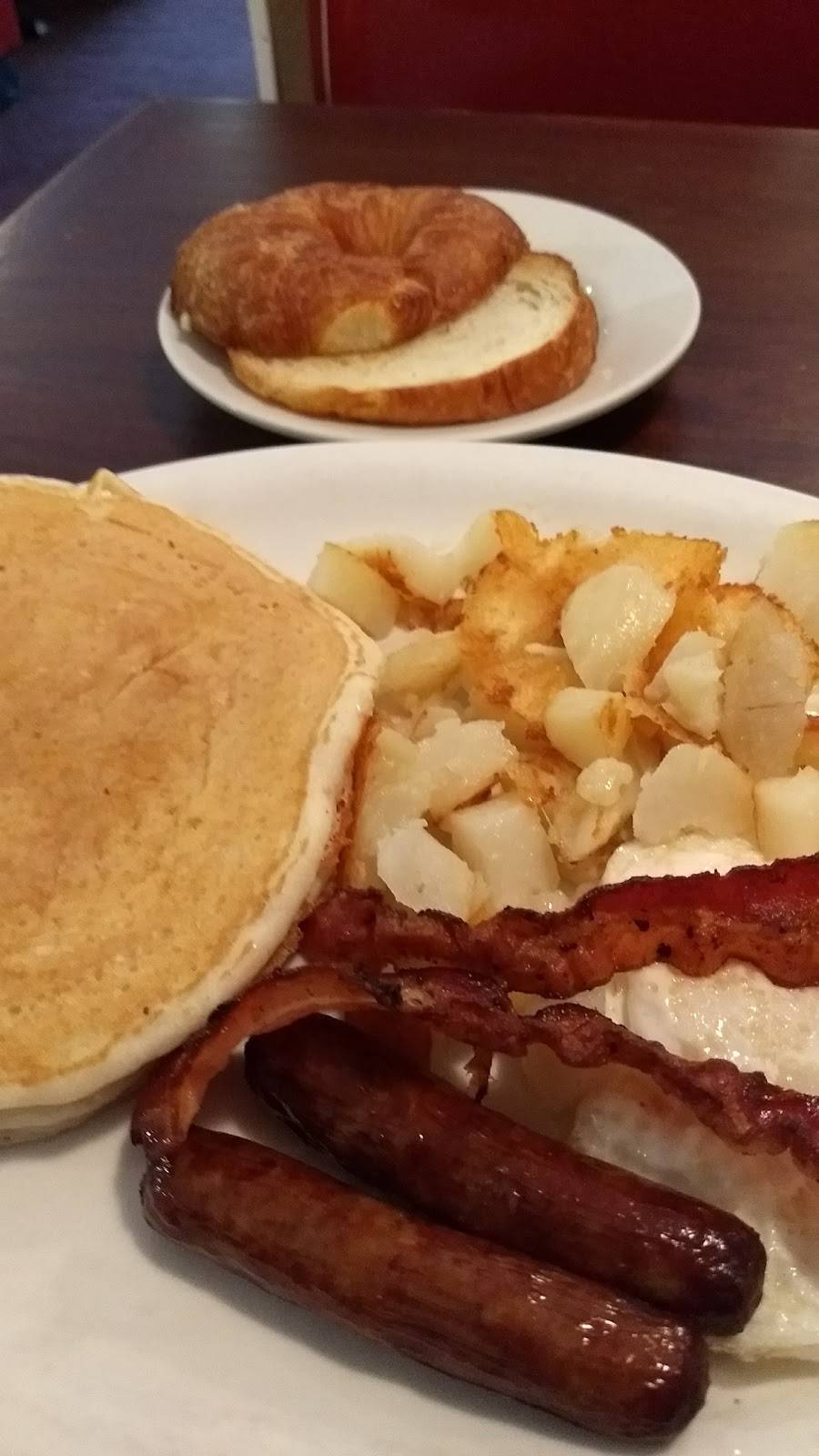 Route 352 Diner | restaurant | 4233 Edgmont Ave, Brookhaven, PA 19015, USA | 6108720212 OR +1 610-872-0212