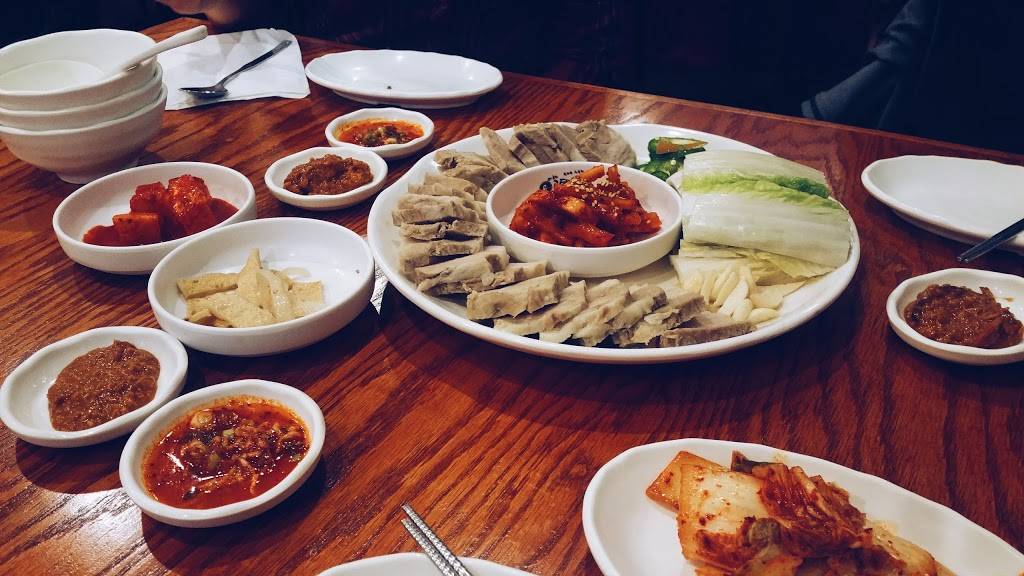 Gom Tang E | restaurant | 6795 Wilson Blvd, Falls Church, VA 22044, USA | 7039920333 OR +1 703-992-0333