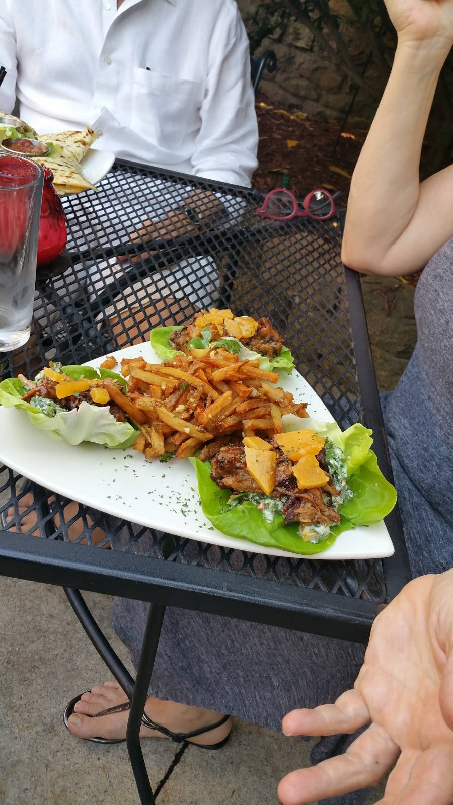 The Fairmount Cocktail Bar | restaurant | 2448 Fairmount Blvd, Cleveland, OH 44106, USA | 2162299463 OR +1 216-229-9463