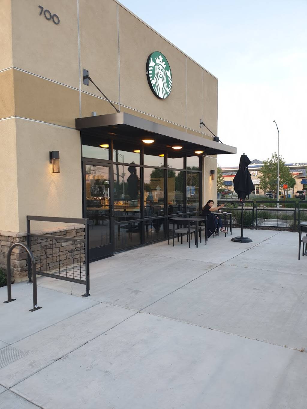 Starbucks | cafe | 700 Matsumoto Lane, Winters, CA 95694, USA | 5304199506 OR +1 530-419-9506