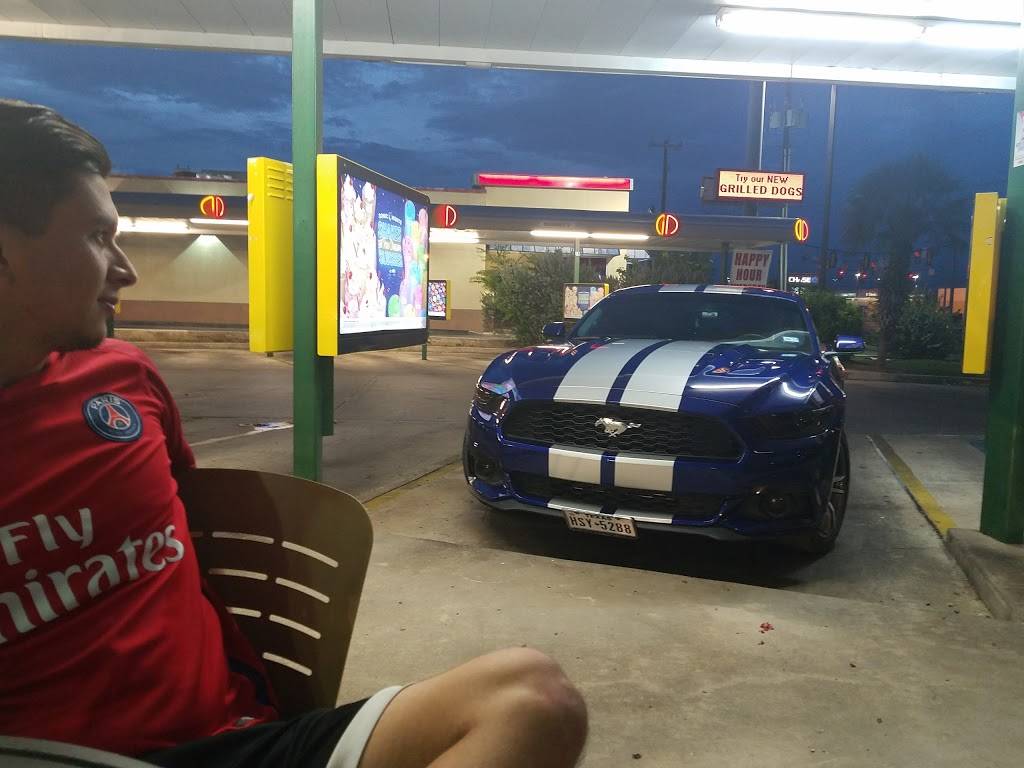 Sonic Drive-In | restaurant | 7989 Bandera Rd, San Antonio, TX 78250, USA | 2105209331 OR +1 210-520-9331