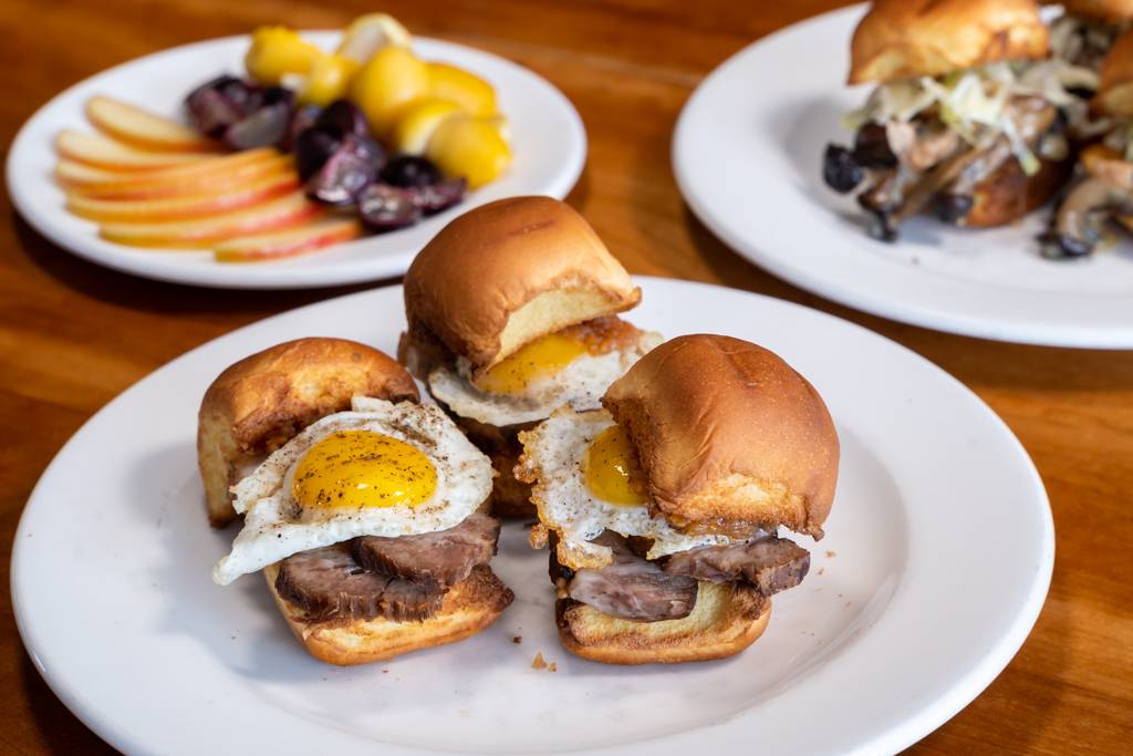 Adventure Pub | restaurant | 190 Massachusetts Ave, Arlington, MA 02474, USA | 7817772623 OR +1 781-777-2623