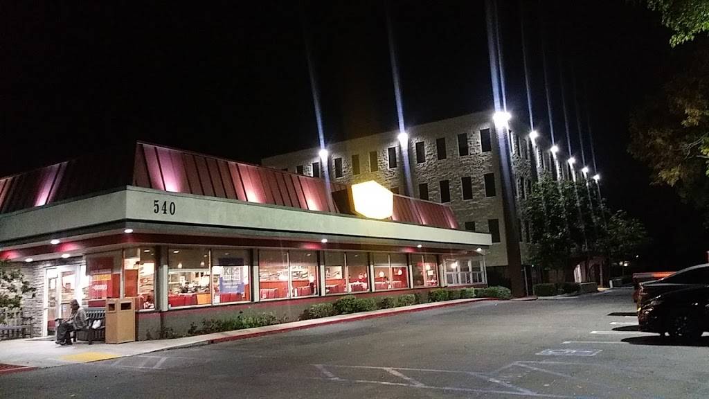 Dennys | restaurant | 540 W Vista Way, Vista, CA 92083, USA | 7608060081 OR +1 760-806-0081