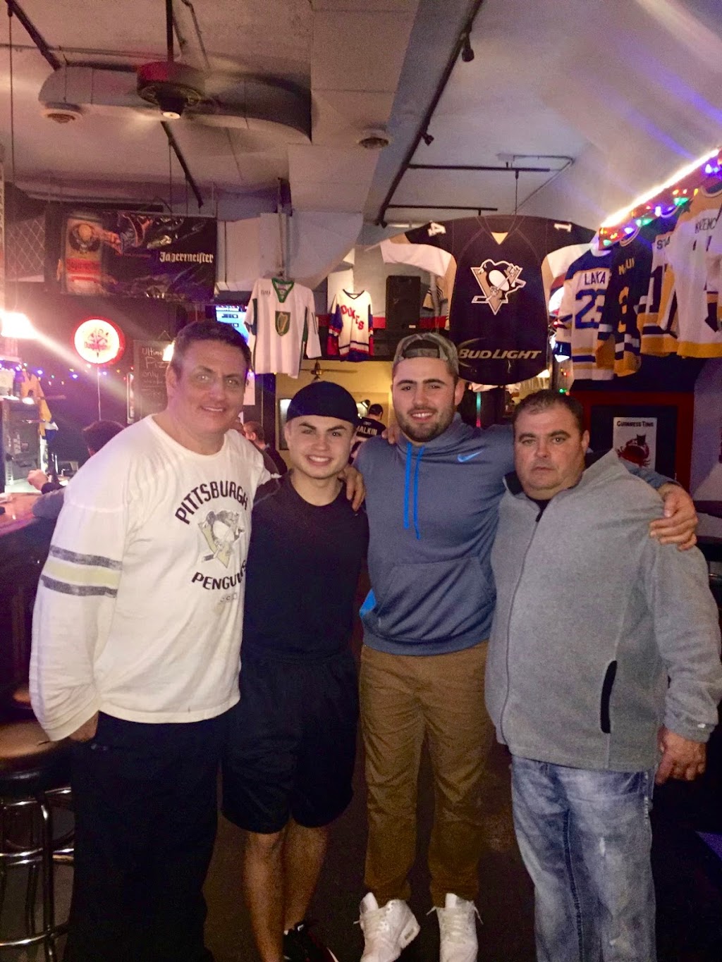 Shales Cafe A Pittsburgh Bar | restaurant | 1208 Fifth Ave, Pittsburgh, PA 15219, USA | 4123912949 OR +1 412-391-2949