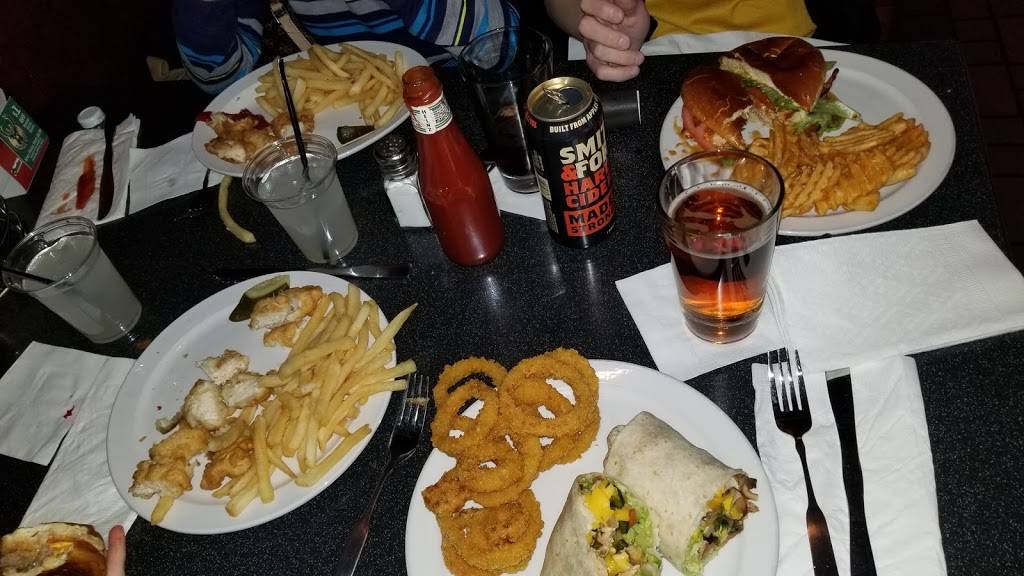 Flannerys MKE | restaurant | 425 E Wells St, Milwaukee, WI 53202, USA | 4142788586 OR +1 414-278-8586