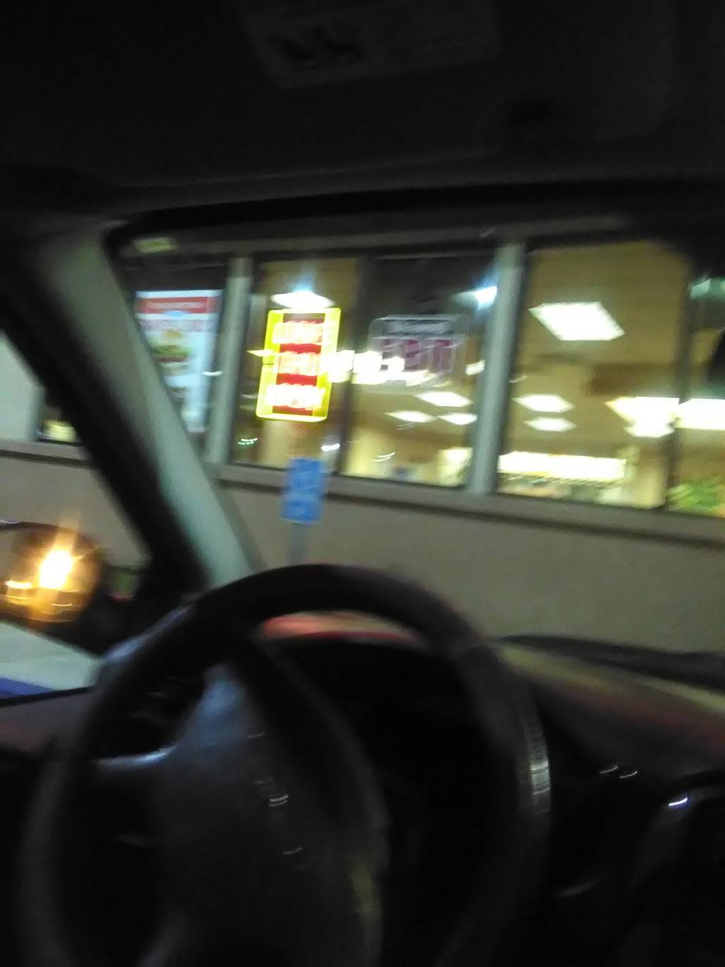 Wendys | restaurant | 8232 De Soto Ave, Canoga Park, CA 91304, USA | 8187001578 OR +1 818-700-1578