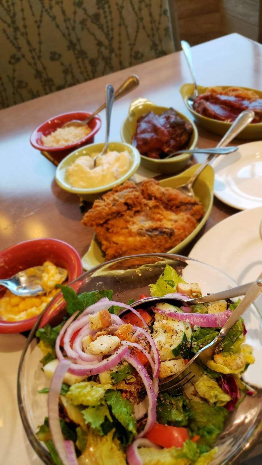 Paula Deens Family Kitchen | restaurant | 1202 Celebrity Cir, Myrtle Beach, SC 29577, USA | 8439451072 OR +1 843-945-1072