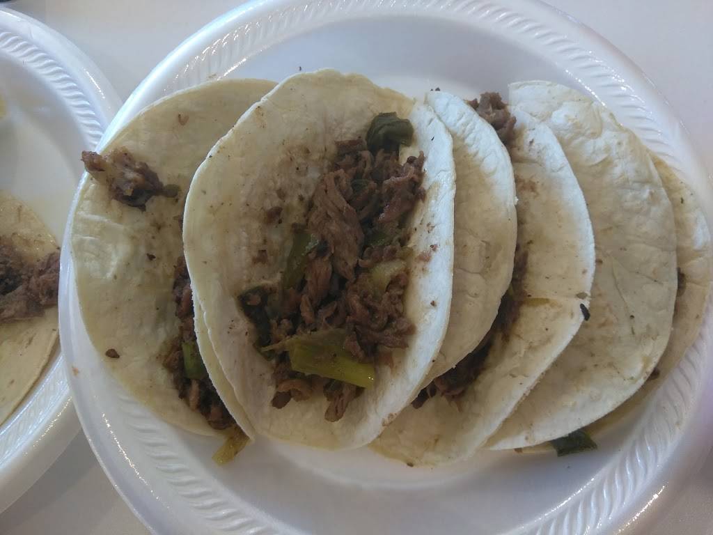 La Nueva Puntada | restaurant | 317 E Pioneer Pkwy, Grand Prairie, TX 75051, USA | 9722662332 OR +1 972-266-2332