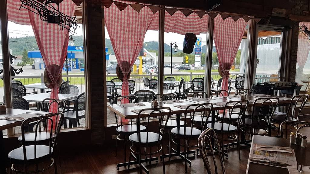 LE PUB 111 | restaurant | 111 Rue Brassard, Saint-Michel-des-Saints, QC J0K 3B0, Canada | 4508336222 OR +1 450-833-6222