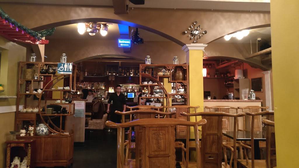 Green Leaf Vietnamese Restaurant | restaurant | 2800 1st Ave, Seattle, WA 98121, USA | 2064483318 OR +1 206-448-3318