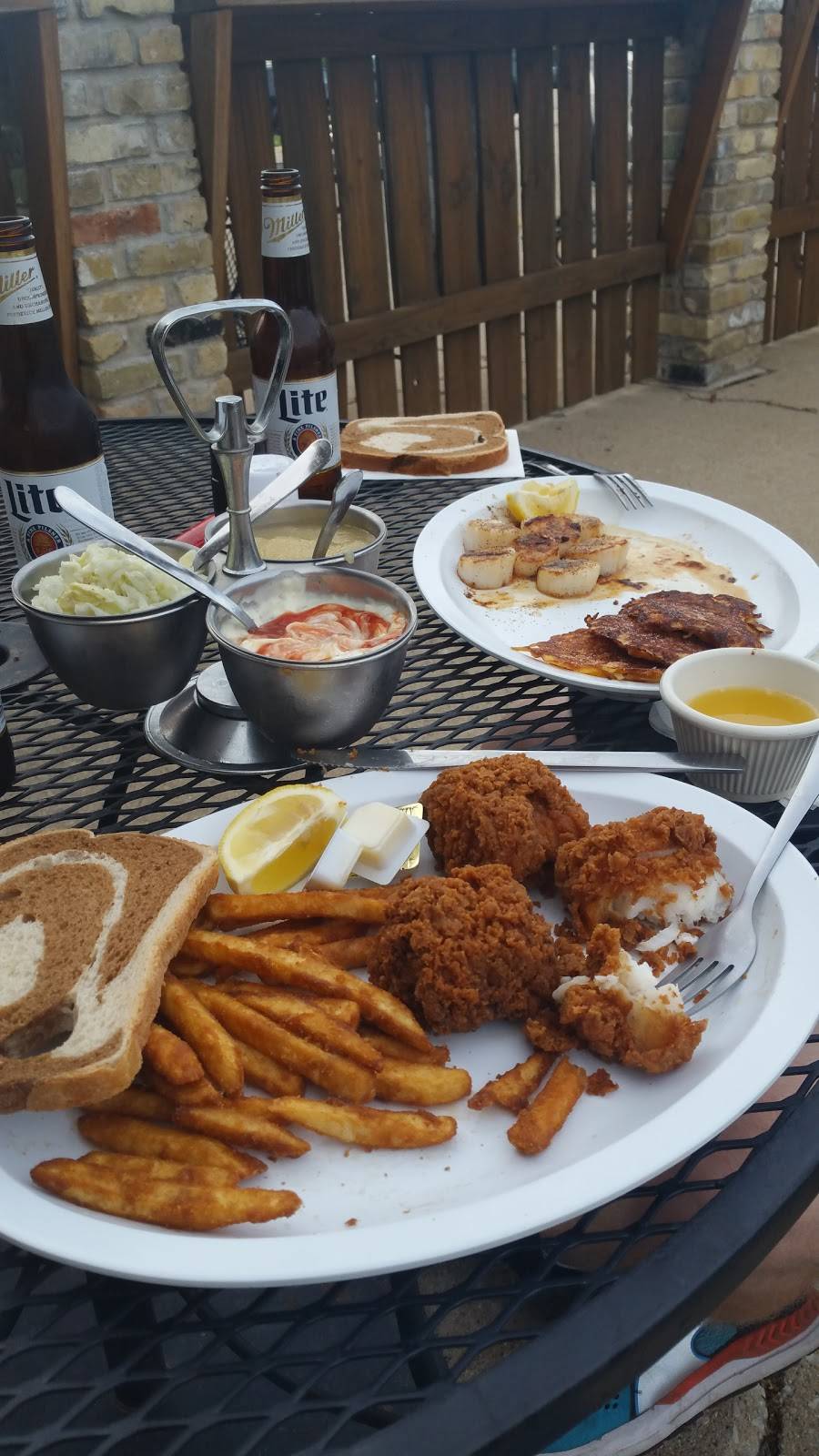 J Q Foxes | restaurant | 2835 Wisconsin St, Sturtevant, WI 53177, USA | 2628849424 OR +1 262-884-9424