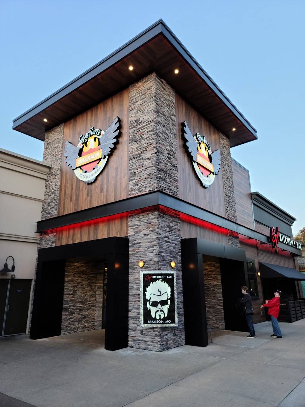 Guy Fieris Branson Kitchen + Bar | restaurant | 100 Branson Landing Blvd #1111, Branson, MO 65616, USA | 4172319400 OR +1 417-231-9400