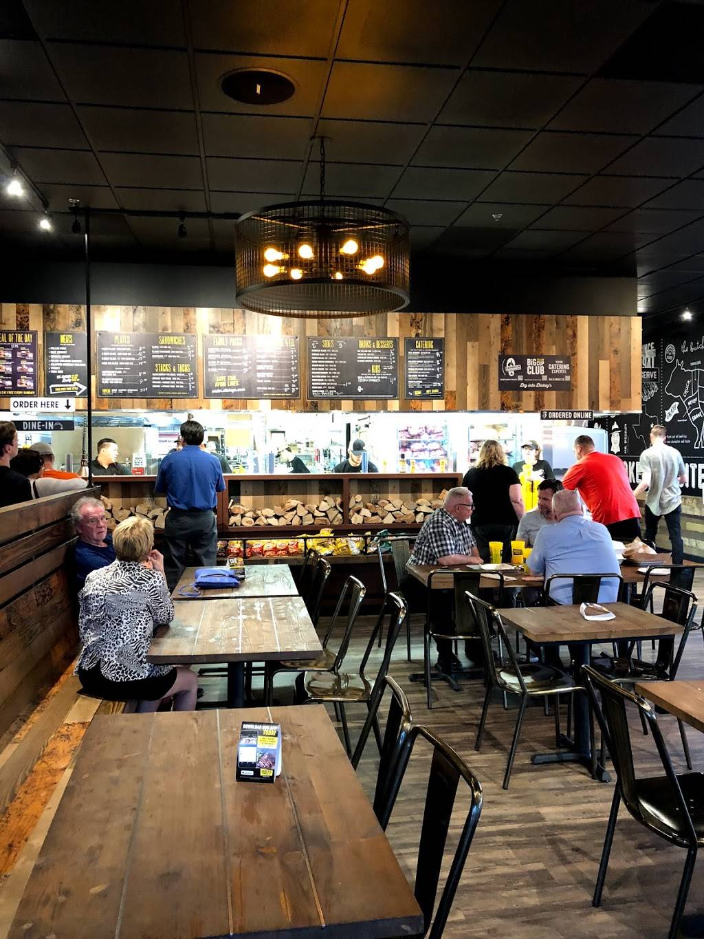 Dickeys Barbecue Pit | restaurant | 12270 Base Line Rd, Rancho Cucamonga, CA 91730, USA | 9092337899 OR +1 909-233-7899