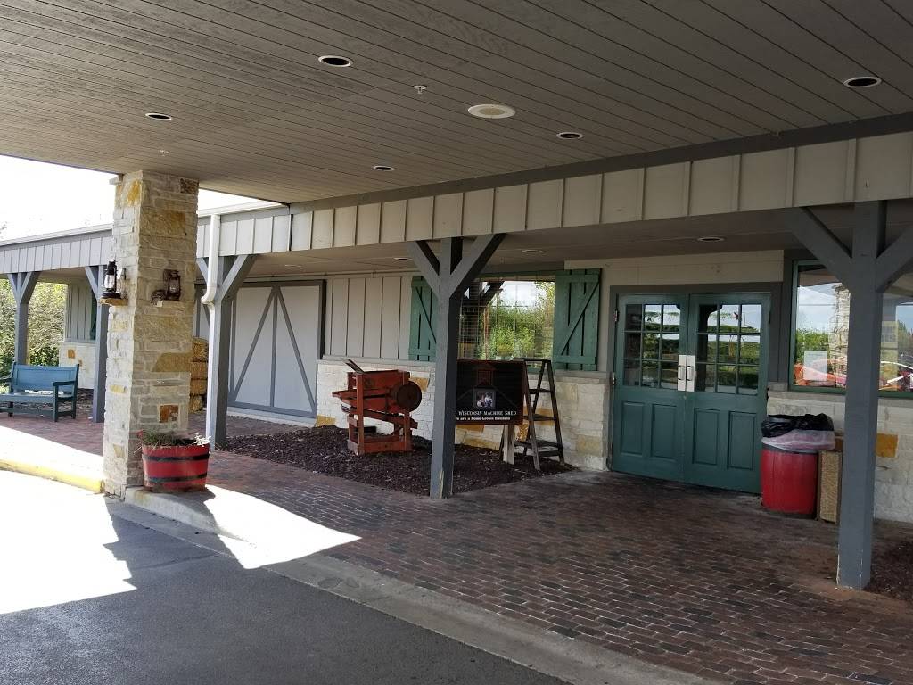 Machine Shed Restaurant Pewaukee | restaurant | N14W24145 Tower Pl, Waukesha, WI 53188, USA | 2625231322 OR +1 262-523-1322